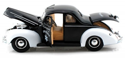 MAISTO 31366 Модель автомобиля 1:18- Форд Де Люкс полиция (1939) (FORD DELUXE V8 COUPE POLICE)