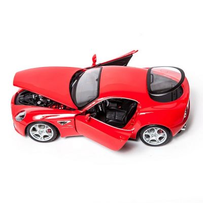 Bburago 18-12077 Модель автомобиля 1:18 - Альфа Ромео 8С