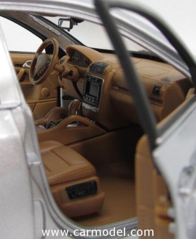 MAISTO 31113 Модель автомобиля 1:18- Порше Кайен турбо (Porsche Cayenne Exclusive Turbo)